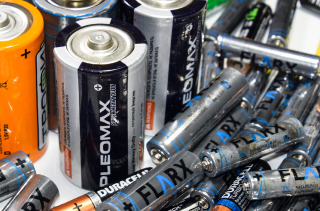 A collection of different batteries