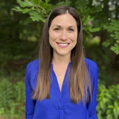 nicole etsey headshot