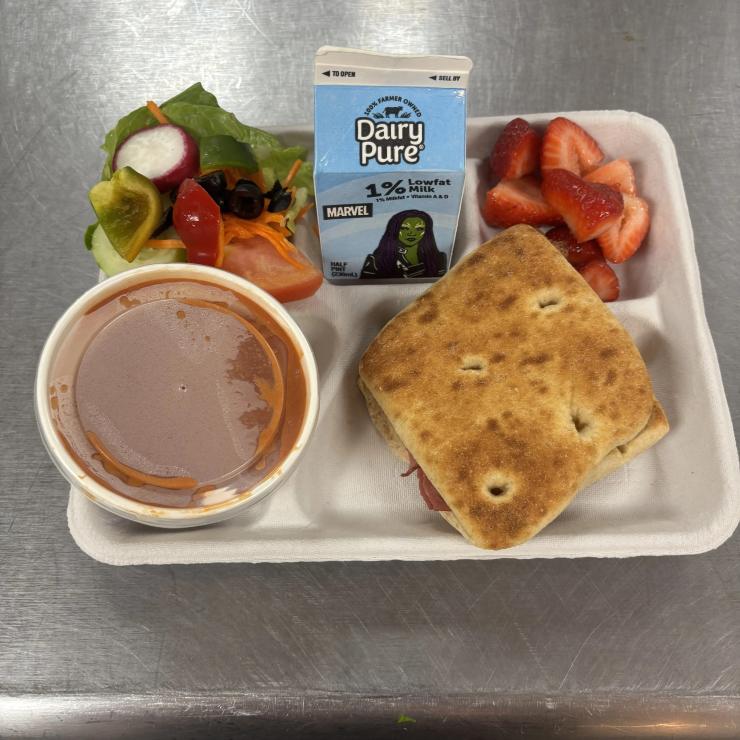 MA-ReThink-Case-Study-Harrington-elem-Lexington-Before-Sandwich & Salad-Compostable-Tra