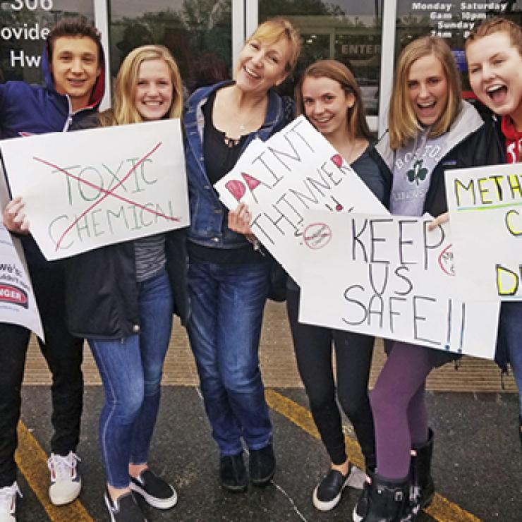 Fighting for safe chemicals at Lowe's