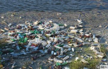 NJ_RethinkDisposable_PlasticWaste_AdobeStock Photo